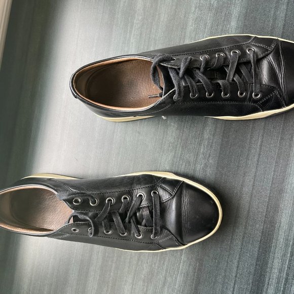 Johnston & Murphy Men's Black Leather Sneakers Size 10.5 GUC - Picture 2 of 3